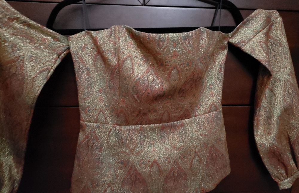 Express off shoulder tapestry pattern top
